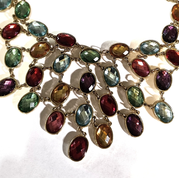 2/$20 Unbranded Faux Multi Gem Necklace - Picture 4 of 5